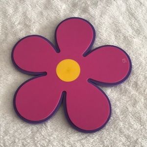 Daisy wall hanging very lightweight